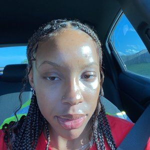 Meet your Posher, Leah